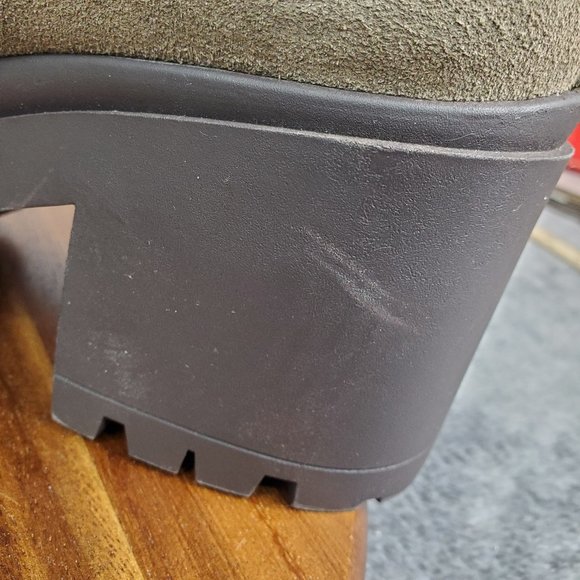 Blondo Boots Womens 11 M Beige Suede Leather Chelsea Side Zip Waterproof Booties - Picture 6 of 10